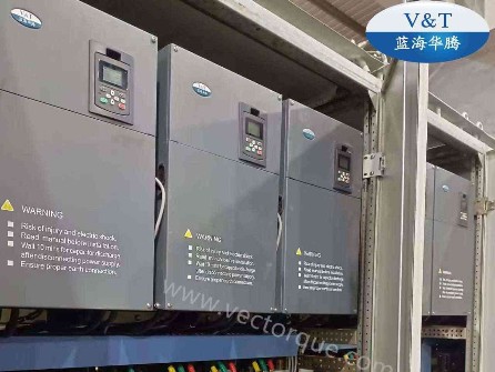 تعمل V&T AC على تشغيل المنتجات في تطبيقات القطارات الصغيرة والجرارات
