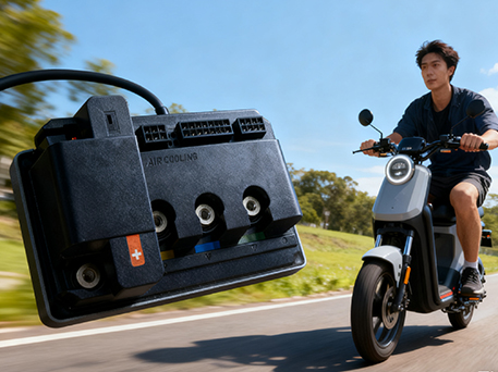 ما هو جهاز التحكم بالدراجة النارية الكهربائية؟